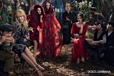 Claudia Schiffer in Dolce & Gabbana fairy tale (VIDEO)
